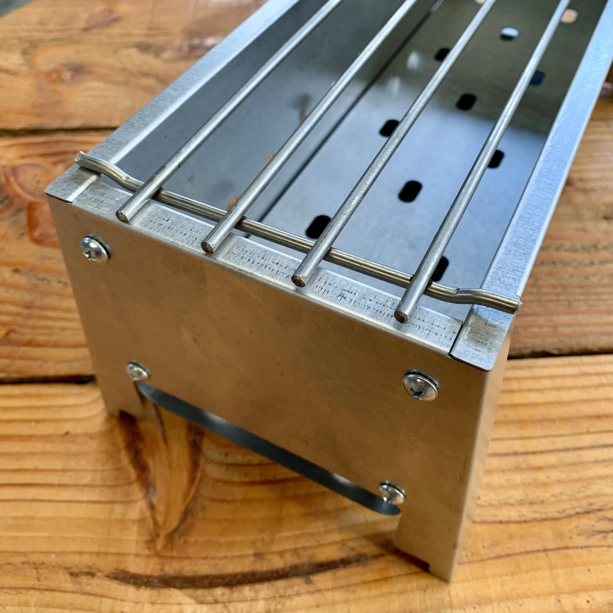 Spiedini Saté-bbq Bali 40 Mini - Kleine, Smalle Houtskoolbarbecue Met Horizontaal Rooster Voor Sate Of Andere Spiesjes - 40 Cm Lang, 11 Cm Breed, 14 Cm Hoog - Ideaal Voor Tuin- Of Open Haard, Of Balkon - Materiaal: Gealuminiseerd Ijzer - Afbeelding 5