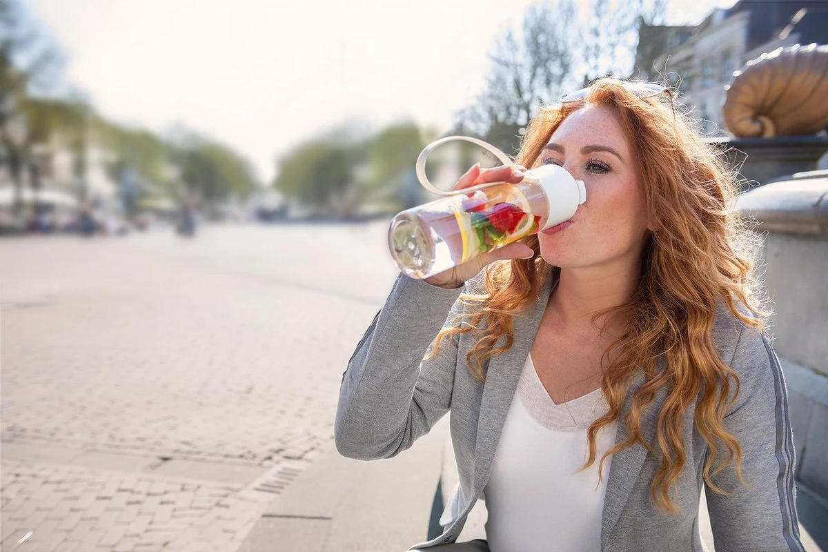 Mepal – Drinkfles JustWater – 500 Ml – Nordic Green – Waterfles – Drinkt Als Een Glas – Lekvrij - Afbeelding 3